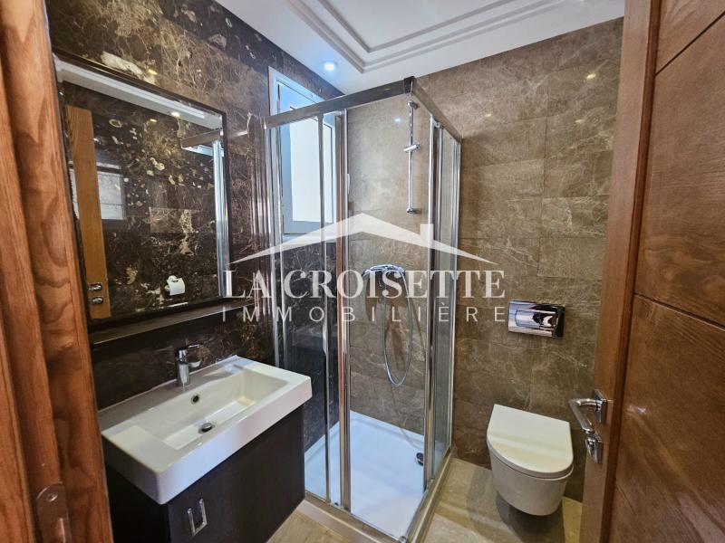 Penthouse S+4 avec terrasse et piscine aux Jardins de Carthage 